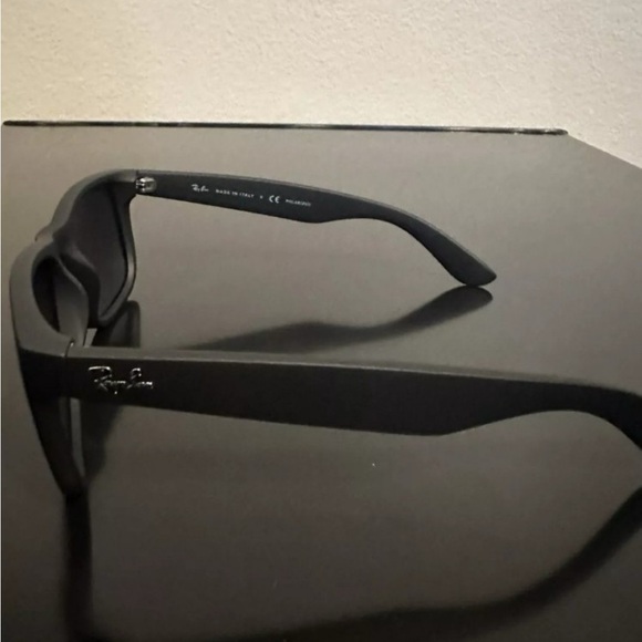 Ray-Ban Black Sunglasses - Picture 1 of 7